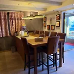 Apartman Spacious 3-bedroom In *