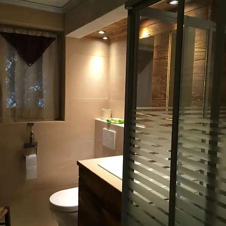 Apartment Spacious 3-bedroom In