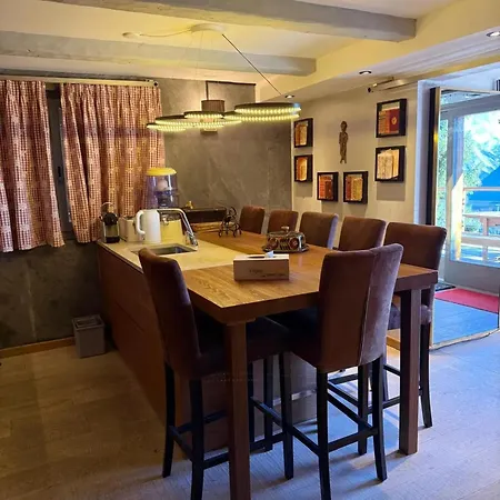 Apartment Spacious 3-bedroom In *